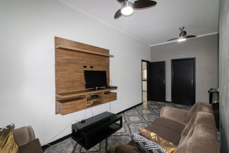 Casa à venda com 220m², 4 quartos e 4 vagasSala