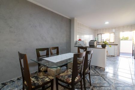 Casa à venda com 220m², 4 quartos e 4 vagasSala de Jantar
