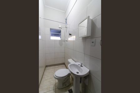 Casa à venda com 220m², 4 quartos e 4 vagasBanheiro 2