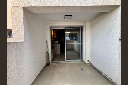 Studio para alugar com 33m², 1 quarto e sem vaga Studio para alugar com 33m², 1 quarto e sem vagaVaranda