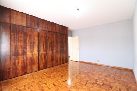 Apartamento para alugar com 213m², 3 quartos e 2 vagasQuarto 2