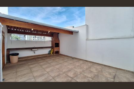Apartamento para alugar com 213m², 3 quartos e 2 vagas Apartamento para alugar com 213m², 3 quartos e 2 vagasÁrea comum - Churrasqueira