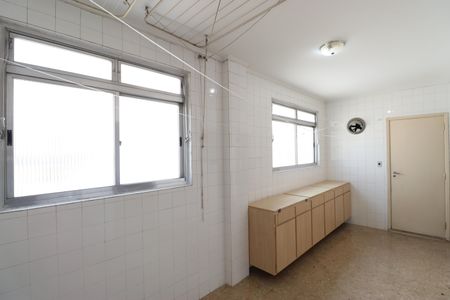 Apartamento para alugar com 213m², 3 quartos e 2 vagasÁrea de Serviço