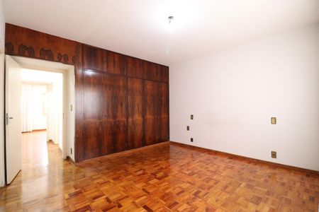 Apartamento para alugar com 213m², 3 quartos e 2 vagasSuíte