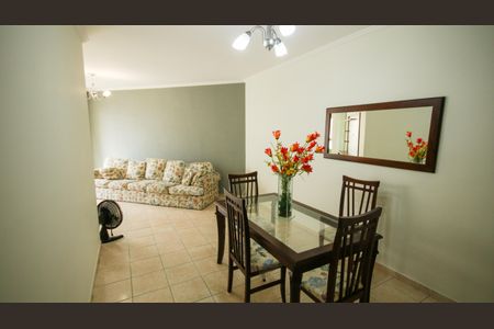 Sala de apartamento para alugar com 2 quartos, 101m² em Vila Tupi, Praia Grande