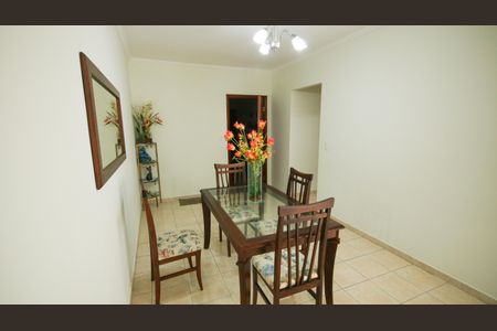 Sala de apartamento para alugar com 2 quartos, 101m² em Vila Tupi, Praia Grande