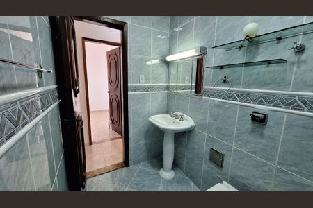 Banheiro  de casa para alugar com 3 quartos, 100m² em Centro, Duque de Caxias