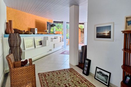 Sala 1 de casa de condomínio à venda com 4 quartos, 320m² em Badu, Niterói