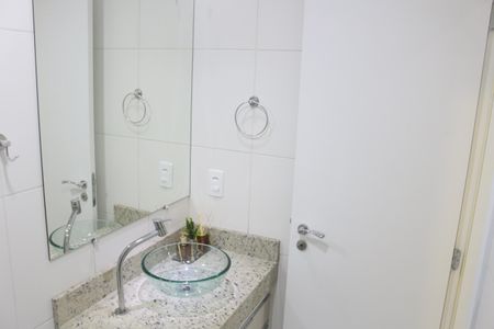 Apartamento à venda com 69m², 2 quartos e 1 vagaBanheiro Social