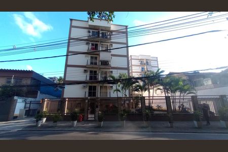 Apartamento à venda com 64m², 2 quartos e 1 vaga Apartamento à venda com 64m², 2 quartos e 1 vagaFachada