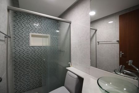 Apartamento à venda com 64m², 2 quartos e 1 vagaBanheiro Social