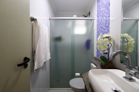 Apartamento à venda com 73m², 3 quartos e 1 vaga Apartamento à venda com 73m², 3 quartos e 1 vagaBanheiro Social