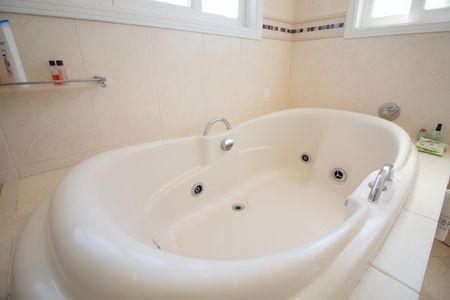 Casa à venda com 460m², 4 quartos e 3 vagas Casa à venda com 460m², 4 quartos e 3 vagasBanheiro do Quarto
