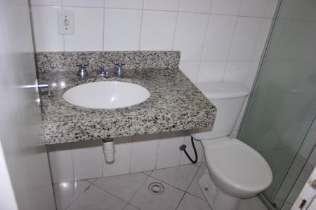 Apartamento para alugar com 65m², 3 quartos e 2 vagasBanheiro Social