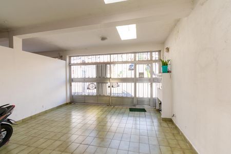 Casa à venda com 200m², 6 quartos e 2 vagas Casa à venda com 200m², 6 quartos e 2 vagasGaragem