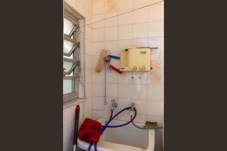 Casa à venda com 200m², 6 quartos e 2 vagas Casa à venda com 200m², 6 quartos e 2 vagasÁrea de Serviço