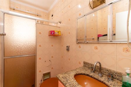 Casa à venda com 200m², 6 quartos e 2 vagas Casa à venda com 200m², 6 quartos e 2 vagasBanheiro 2