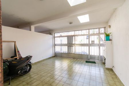Casa à venda com 200m², 6 quartos e 2 vagas Casa à venda com 200m², 6 quartos e 2 vagasGaragem