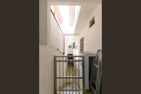 Casa à venda com 200m², 6 quartos e 2 vagas Casa à venda com 200m², 6 quartos e 2 vagasEntrada Casa 2