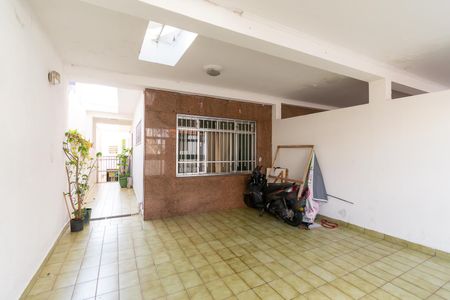 Casa à venda com 200m², 6 quartos e 2 vagas Casa à venda com 200m², 6 quartos e 2 vagasGaragem