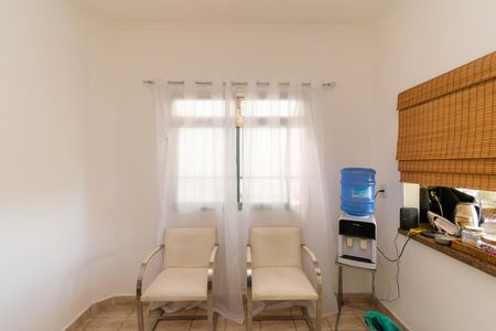 Casa à venda com 200m², 6 quartos e 2 vagas Casa à venda com 200m², 6 quartos e 2 vagasSala