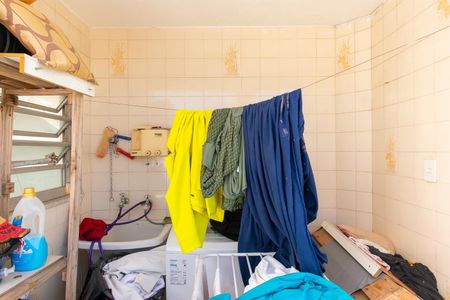 Casa à venda com 200m², 6 quartos e 2 vagas Casa à venda com 200m², 6 quartos e 2 vagasÁrea de Serviço