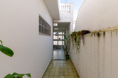 Casa à venda com 200m², 6 quartos e 2 vagas Casa à venda com 200m², 6 quartos e 2 vagasCorredor Externo