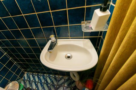 Casa à venda com 200m², 6 quartos e 2 vagas Casa à venda com 200m², 6 quartos e 2 vagasLavabo