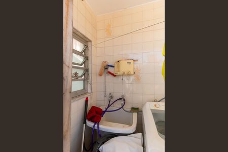 Casa à venda com 200m², 6 quartos e 2 vagas Casa à venda com 200m², 6 quartos e 2 vagasÁrea de Serviço