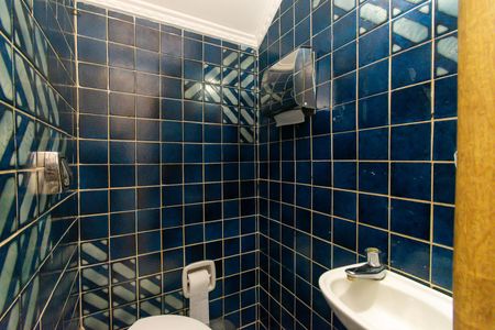 Casa à venda com 200m², 6 quartos e 2 vagas Casa à venda com 200m², 6 quartos e 2 vagasLavabo