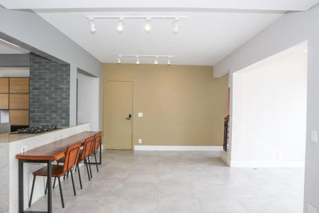 Apartamento para alugar com 189m², 3 quartos e 3 vagas Apartamento para alugar com 189m², 3 quartos e 3 vagasSala