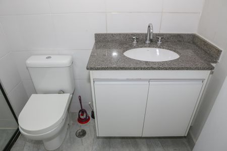 Apartamento para alugar com 189m², 3 quartos e 3 vagas Apartamento para alugar com 189m², 3 quartos e 3 vagasBanheiro da Suíte 2