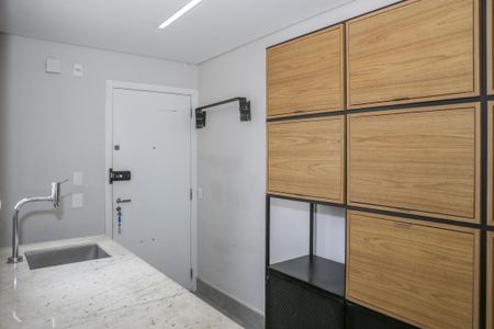 Apartamento para alugar com 189m², 3 quartos e 3 vagas Apartamento para alugar com 189m², 3 quartos e 3 vagasCozinha e Área de Serviço