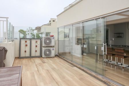 Apartamento para alugar com 189m², 3 quartos e 3 vagas Apartamento para alugar com 189m², 3 quartos e 3 vagasPiscina