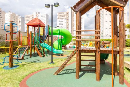 Apartamento para alugar com 189m², 3 quartos e 3 vagas Apartamento para alugar com 189m², 3 quartos e 3 vagasÁrea comum - Playground