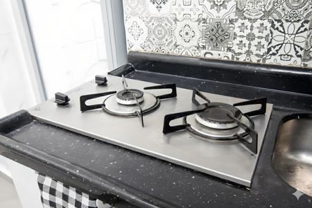 Cozinha de casa para alugar com 1 quarto, 25m² em Jardim Ivana, São Paulo