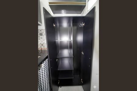 Cozinha de casa para alugar com 1 quarto, 25m² em Jardim Ivana, São Paulo