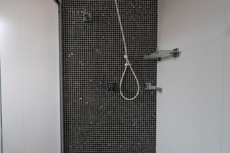 Casa à venda com 180m², 3 quartos e 4 vagasBanheiro da Suíte 1