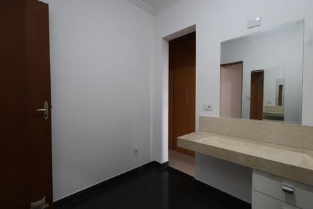 Casa à venda com 180m², 3 quartos e 4 vagasBanheiro da Suíte 2