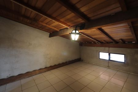 Casa à venda com 180m², 3 quartos e 4 vagasSótão