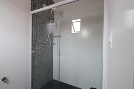 Casa à venda com 180m², 3 quartos e 4 vagasBanheiro da Suíte 1