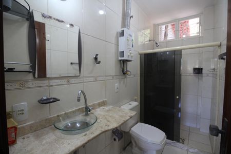 Casa à venda com 412m², 5 quartos e 3 vagasBanheiro Social 1