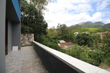 Casa à venda com 412m², 5 quartos e 3 vagasSala - Varanda