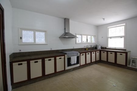 Casa à venda com 412m², 5 quartos e 3 vagasCozinha