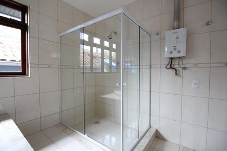 Casa à venda com 412m², 5 quartos e 3 vagasQuarto 5 - Banheiro