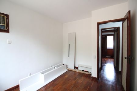 Casa à venda com 412m², 5 quartos e 3 vagasQuarto 2