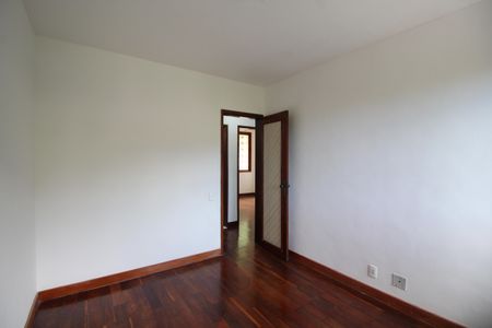 Casa à venda com 412m², 5 quartos e 3 vagasQuarto 4