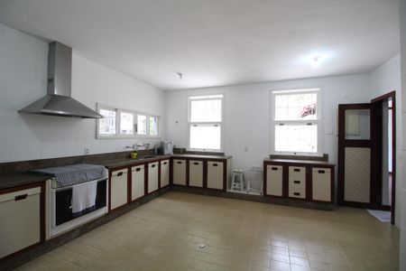 Casa à venda com 412m², 5 quartos e 3 vagasCozinha