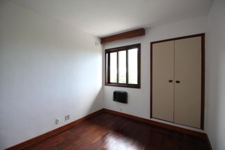 Casa à venda com 412m², 5 quartos e 3 vagasQuarto 4