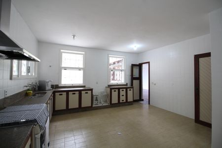 Casa à venda com 412m², 5 quartos e 3 vagasCozinha